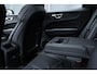 Volvo XC60 2.0 T6 Plug-in hybrid AWD Plus Dark Premium Audio by Harman en Kardon| Panoramadak| Semi Electrische Trekhaak| Lederen Interieur| Adaptieve Cruise Control| Blind Spot| Interieur Voorverwarming| Keyless Entry.