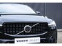 Volvo XC60 2.0 T6 Plug-in hybrid AWD Plus Dark Premium Audio by Harman en Kardon| Panoramadak| Semi Electrische Trekhaak| Lederen Interieur| Adaptieve Cruise Control| Blind Spot| Interieur Voorverwarming| Keyless Entry.