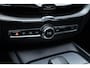 Volvo XC60 2.0 T6 Plug-in hybrid AWD Plus Dark Premium Audio by Harman en Kardon| Panoramadak| Semi Electrische Trekhaak| Lederen Interieur| Adaptieve Cruise Control| Blind Spot| Interieur Voorverwarming| Keyless Entry.