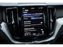 Volvo XC60 T6 Plug-in hybrid AWD Plus Dark Premium Audio by Harman en Kardon| Panoramadak| Semi Electrische Trekhaak| Lederen Interieur| Adaptieve Cruise Control| Blind Spot| Interieur Voorverwarming| Keyless Entry.