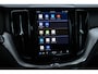 Volvo XC60 2.0 T6 Plug-in hybrid AWD Plus Dark Premium Audio by Harman en Kardon| Panoramadak| Semi Electrische Trekhaak| Lederen Interieur| Adaptieve Cruise Control| Blind Spot| Interieur Voorverwarming| Keyless Entry.