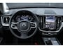 Volvo XC60 T6 Plug-in hybrid AWD Plus Dark Premium Audio by Harman en Kardon| Panoramadak| Semi Electrische Trekhaak| Lederen Interieur| Adaptieve Cruise Control| Blind Spot| Interieur Voorverwarming| Keyless Entry.