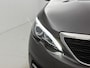 Peugeot 308 Blue Lease Executive 110pk | Navigatie | Panoramadak | Climate Control | Cruise Control | Parkeersensoren v+a | Armsteun | Elektrisch inklapbare spiegels | Bluetooth | Apple Carplay / Android Auto | DAB+ radio | Automatisch dimlicht | Regensensor | Donker getint glas | 16" lichtmetalen velgen |