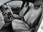 Volkswagen T-Roc 1.5 TSI R-Line / Black style / IQ LED / Voorstoelen verwarmbaar / Parkeersensoren V+A / Achteruitrijcamera / 18''LMV