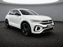 Volkswagen T-Roc 1.5 TSI R-Line / Black style / IQ LED / Voorstoelen verwarmbaar / Parkeersensoren V+A / Achteruitrijcamera / 18''LMV