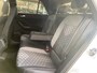 Volkswagen T-Roc 1.5 TSI 150PK R-Line / Black style / IQ LED / Voorstoelen verwarmbaar / Parkeersensoren V+A / Achteruitrijcamera / 18''LMV