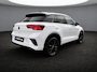Volkswagen T-Roc 1.5 TSI R-Line / Black style / IQ LED / Voorstoelen verwarmbaar / Parkeersensoren V+A / Achteruitrijcamera / 18''LMV