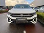 Volkswagen T-Roc 1.5 TSI 150PK R-Line / Black style / IQ LED / Voorstoelen verwarmbaar / Parkeersensoren V+A / Achteruitrijcamera / 18''LMV