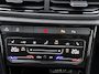 Volkswagen T-Roc 1.5 TSI R-Line / Black style / IQ LED / Voorstoelen verwarmbaar / Parkeersensoren V+A / Achteruitrijcamera / 18''LMV