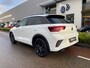 Volkswagen T-Roc 1.5 TSI 150PK R-Line / Black style / IQ LED / Voorstoelen verwarmbaar / Parkeersensoren V+A / Achteruitrijcamera / 18''LMV