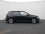 Volkswagen Golf 1.5 eHybrid Life Edition | 18 inch velgen | Adaptive cruise control | Voorklimatisering | Navigatie | Apple Carplay / Android auto |