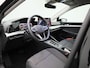 Volkswagen Golf 1.5 eHybrid Life Edition | 18 inch velgen | Adaptive cruise control | Voorklimatisering | Navigatie | Apple Carplay / Android auto |
