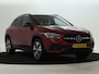 Mercedes-Benz GLA 250e Business Solution Luxury Line Apple CarPlay | Nightpakket | Achteruitrijcamera | Trekhaak Inclusief 24 maanden MB Certified garantie voor Europa.