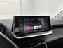 Peugeot e-208 EV Active 50 kWh 136pk | Accu SOH 93,5% | Navigatie | Climate Control | Cruise Control | Stoelverwarming | Armsteun | DAB+ radio | Keyless start | Regensensor | Automatisch dimlicht | Multifunctioneel stuurwiel |