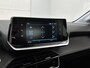 Peugeot e-208 EV Active 50 kWh 136pk | Accu SOH 93,5% | Navigatie | Climate Control | Cruise Control | Stoelverwarming | Armsteun | DAB+ radio | Keyless start | Regensensor | Automatisch dimlicht | Multifunctioneel stuurwiel |
