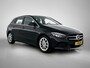 Mercedes-Benz B-klasse 180 Advantage | Stoelverwarming | LED | Car Play | Parkeerpakket met Camera | Cruise Controle | Inclusief 24 maanden Mercedes-Benz Certified garantie voor Europa.