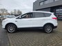 Ford Kuga 1.6 Titanium | Met o.a. panoramadak, navigatie, AppleCarPlay/AndroidAuto, camera en trekhaak!