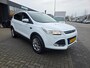 Ford Kuga 1.6 Titanium | Met o.a. panoramadak, navigatie, AppleCarPlay/AndroidAuto, camera en trekhaak!