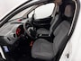 Peugeot Partner 120 1.6 e-HDI L1 XR Profit + Airco, Cruise control, Radio Bij de verkoop van gebruikte voertuigen door CD-Cars wordt geen standaard garantie verstrekt. De koper aanvaardt het voertuig in de staat waarin het zich bevindt op het moment van aankoop, Vo