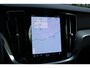 Volvo V60 T6 Plug-in hybrid AWD Plus Dark | Semi elektrische trekhaak | Premium audio by Harman Kardon | Stoelverwarming voor+achter | Stuurwielverwarming | Voorruit verwarming | Rondom zichtcamera |