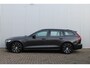 Volvo V60 T6 Plug-in hybrid AWD Plus Dark | Semi elektrische trekhaak | Premium audio by Harman Kardon | Stoelverwarming voor+achter | Stuurwielverwarming | Voorruit verwarming | Rondom zichtcamera |