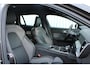 Volvo V60 T6 Plug-in hybrid AWD Plus Dark | Semi elektrische trekhaak | Premium audio by Harman Kardon | Stoelverwarming voor+achter | Stuurwielverwarming | Voorruit verwarming | Rondom zichtcamera |