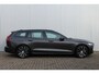 Volvo V60 T6 Plug-in hybrid AWD Plus Dark | Semi elektrische trekhaak | Premium audio by Harman Kardon | Stoelverwarming voor+achter | Stuurwielverwarming | Voorruit verwarming | Rondom zichtcamera |