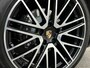 Porsche Cayenne 3.0 E-Hybrid | 360 Camera | ACC | Sport-Design | Panorama | Soft-Close | Nachtzicht | Stoelventilatie | BOSE | Sport-Chrono | Luchtvering | Trekhaak | Stoelverwarming V+A  | Sport-Uitlaat | Matrix-LED | 22'' | Keyless-Entry | Stuurverwarming | Comfortstoelen | Memory | Carplay |