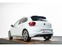 Volkswagen Polo 2.0 TSI GTI Panoramadak - ACC - Winterpakket - Spiegelpakket - Getinte Ruiten - Sound systeem Beats - Parkeerassistent - Licht/Zicht pakket - Proactieve inzittendenbescherming -