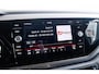 Volkswagen Polo 2.0 TSI GTI Panoramadak - ACC - Winterpakket - Spiegelpakket - Getinte Ruiten - Sound systeem Beats - Parkeerassistent - Licht/Zicht pakket - Proactieve inzittendenbescherming -