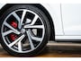 Volkswagen Polo 2.0 TSI GTI Panoramadak - ACC - Winterpakket - Spiegelpakket - Getinte Ruiten - Sound systeem Beats - Parkeerassistent - Licht/Zicht pakket - Proactieve inzittendenbescherming -
