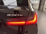 BMW 3-Serie Touring 330e | LCI Facelift | M3 Stoelen | Pano | ACC | Harman Kardon | HUD | Memory | Keyless | 360 cam | Dodehoek