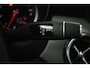 Mercedes-Benz GLA 200 Premium Plus (STOELVERWARMING, ACHTERUITRIJCAMERA, CRUISE CONTROL, PARKEERSENSOREN, NAVIGATIE)