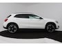 Mercedes-Benz GLA 200 Premium Plus (STOELVERWARMING, ACHTERUITRIJCAMERA, CRUISE CONTROL, PARKEERSENSOREN, NAVIGATIE)
