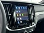 Volvo V60 T6 Recharge Ultra Dark | 19" | Sportstoelen | Trekhaak | Panoramadak | 360 Camera | Head-up | Harman Kardon | Elektr. verst. Stoelen | Full LED | Adaptieve Crusie | BLIS