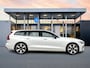 Volvo V60 T6 Recharge Ultra Dark | 19" | Sportstoelen | Trekhaak | Panoramadak | Head-up | 360 Camera | Harman Kardon | Elektr. verst. Stoelen | Full LED | Adaptieve Cruise | BLIS