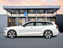 Volvo V60 T6 Recharge Ultra Dark | 19" | Sportstoelen | Trekhaak | Panoramadak | Head-up | 360 Camera | Harman Kardon | Elektr. verst. Stoelen | Full LED | Adaptieve Cruise | BLIS