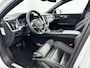 Volvo V60 T6 Recharge Ultra Dark | 19" | Sportstoelen | Trekhaak | Panoramadak | Head-up | 360 Camera | Harman Kardon | Elektr. verst. Stoelen | Full LED | Adaptieve Cruise | BLIS