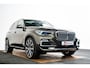 BMW X5 xDrive45e High Executive xLine - Panoramadak - Trekhaak - Comfortstoelen - Warmte Comfort Pack - Massage/Ventilatie stoelen - Comfort Access - Soft Close - Driving Assistant Professional - Harman Kardon -