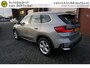 BMW X1 SDRIVE 18I BUSINESS EDITION KEURIGE NETTE STAAT VOLLEDIG DEALER ONDERHOUDEN CAMERA FULL LED NAVI ANDROID-APPLECARPLAY KEYLESS CLIMA CRUISE BLUETOOTH PDC V+A 18INCH ENZ...