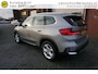 BMW X1 SDRIVE 18I BUSINESS EDITION KEURIGE NETTE STAAT VOLLEDIG DEALER ONDERHOUDEN CAMERA FULL LED NAVI ANDROID-APPLECARPLAY KEYLESS CLIMA CRUISE BLUETOOTH PDC V+A 18INCH ENZ...