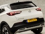 Opel Grandland X 1.2 Turbo Innovation Automaat (APPLE CARPLAY, GROOT NAVI, 360 CAMERA, KEYLESS, LEDER, SPORTSTOELEN, GETINT GLAS, ELEK ACHTERKLEP, NIEUWSTAAT)