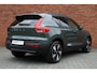 Volvo EX40 Single Motor Extended Range Business Ed. 82 kWh Harman Kardon | 360 graden camera | Stoel-/ stuurwielverwarming | Adaptieve cruise control | Semi-Elektrische Trekhaak | BLIS | Extra getint glas | 19 inch. lichtmetalen velgen