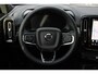 Volvo EX40 Single Motor Extended Range Plus Black Ed. 82 kWh | Verwarmbare voorstoelen+stuurwiel | Premium audio by Harman Kardon | Warmtepomp | 360 graden camera | Apple carplay/Android auto | 20 inch Lichtmetalen velgen