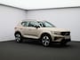 Volvo XC40 2.0 B4 Plus Dark / Trekhaak / Harman Kardon / Elektr. bed. stoelen / Stoel+stuur+voorruitverwarming