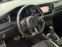 Volkswagen T-Roc 1.5 TSI Sport Business R / All season banden / Achteruitrijcamera / Trekhaak / Stoelverwarming / Climate Control /