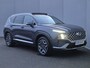 Hyundai Santa Fe 1.6 T-GDI PHEV Premium Sky 4WD Automaat / Fabrieksgarantie tot 08-2027 / Afneembare trekhaak 1.350 kg / Elektr. Panorama schuifdak / Elektr. stoelen en klep / Stoelventilatie / Stuur-, stoel- en achterbankverwarming /