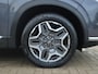 Hyundai Santa Fe 1.6 T-GDI PHEV Premium Sky 4WD Automaat / Fabrieksgarantie tot 08-2027 / Afneembare trekhaak 1.350 kg / Elektr. Panorama schuifdak / Elektr. stoelen en klep / Stoelventilatie / Stuur-, stoel- en achterbankverwarming /