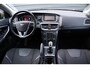 Volvo V40 1.6 T4 Momentum - 180 PK - TREKHAAK - CAMERA - KEYLESS - CLIMA - CRUISE -