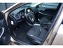 Volvo V40 1.6 T4 Momentum - 180 PK - TREKHAAK - CAMERA - KEYLESS - CLIMA - CRUISE -